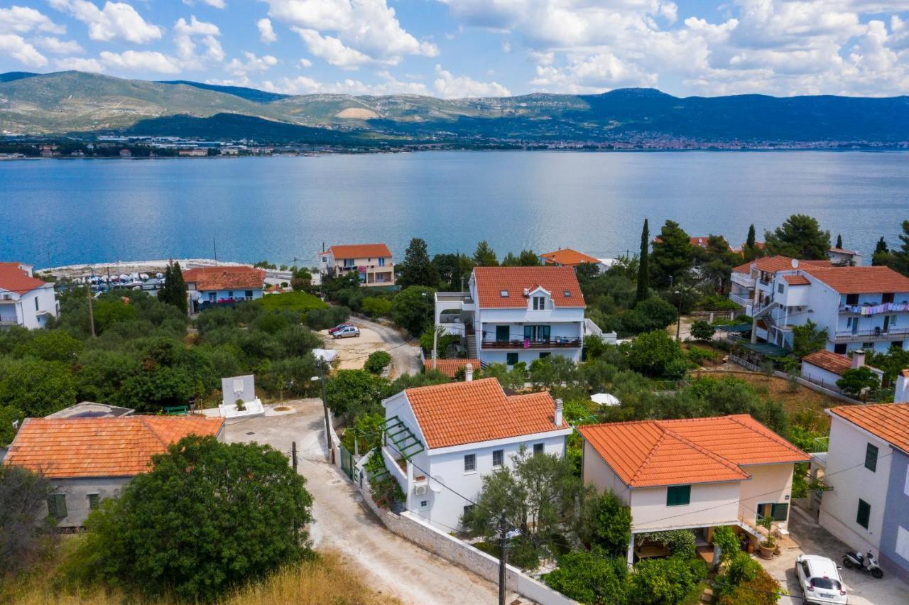 The Three Flowers Pool House Trogir Extérieur photo