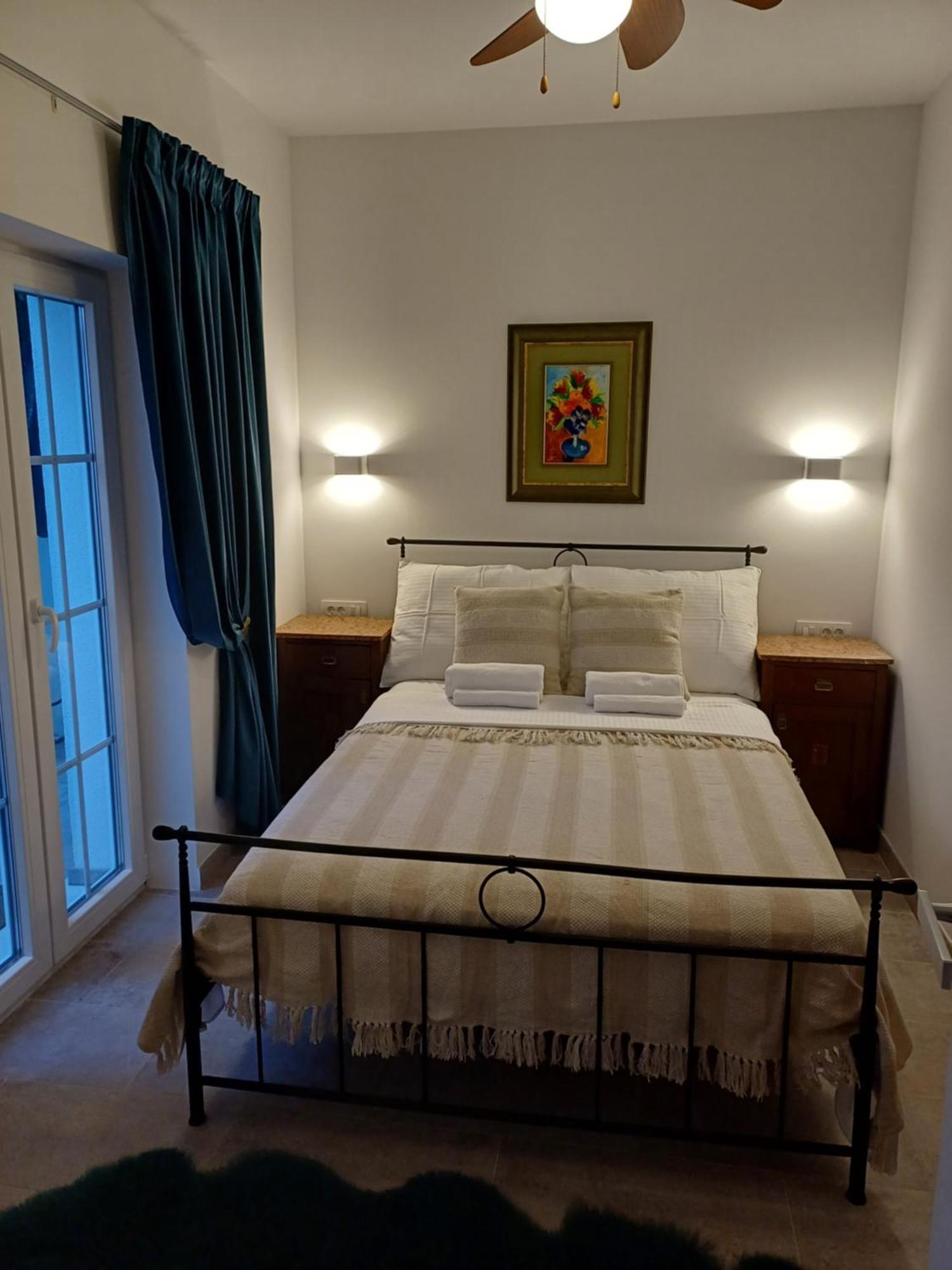 The Three Flowers Pool House Trogir Extérieur photo