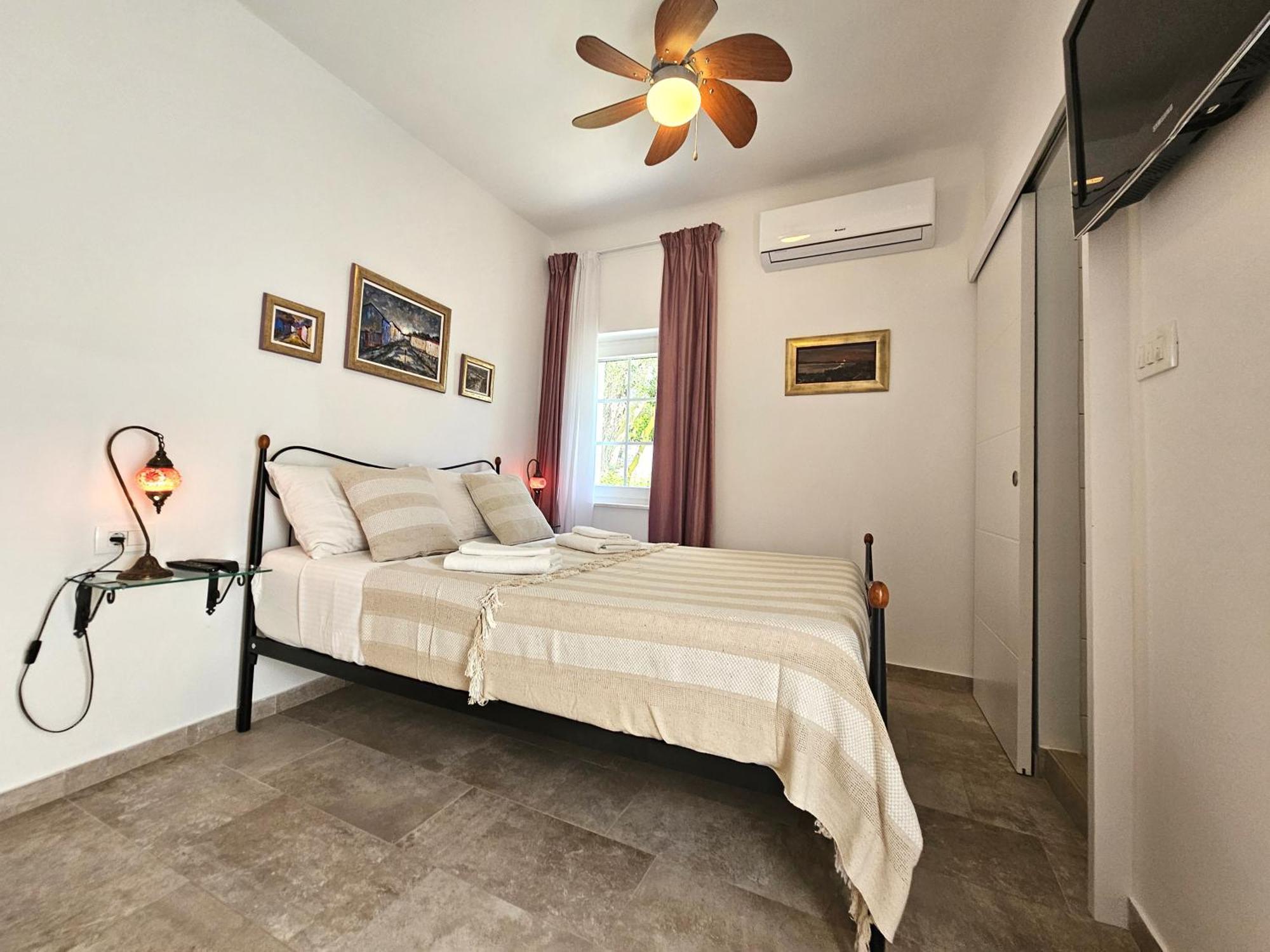 The Three Flowers Pool House Trogir Extérieur photo