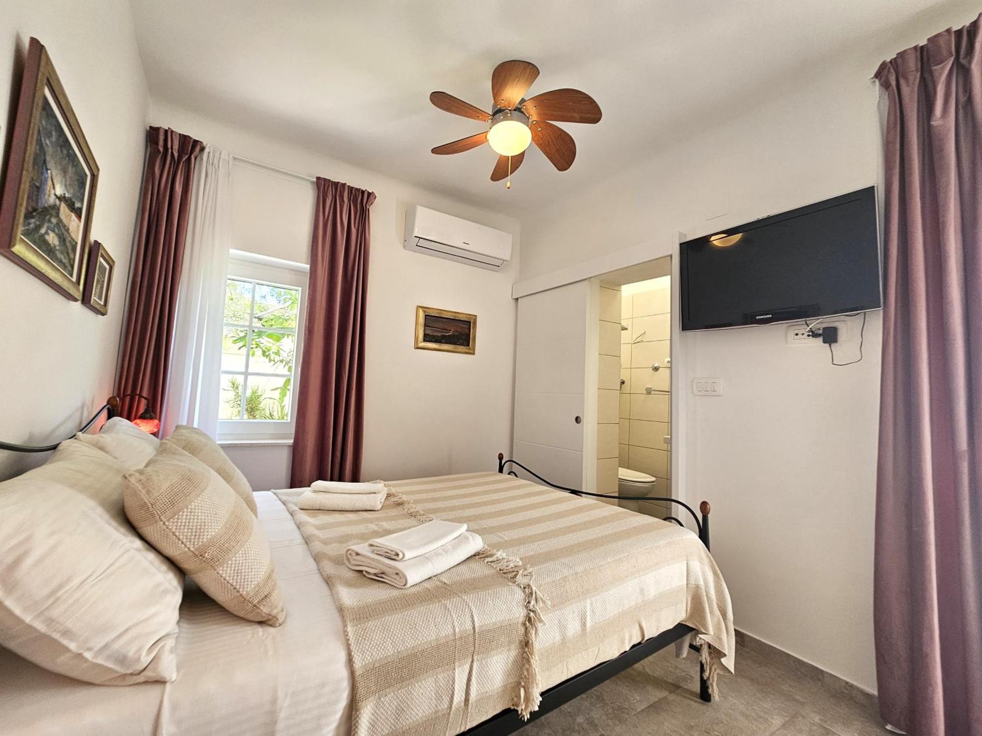 The Three Flowers Pool House Trogir Extérieur photo