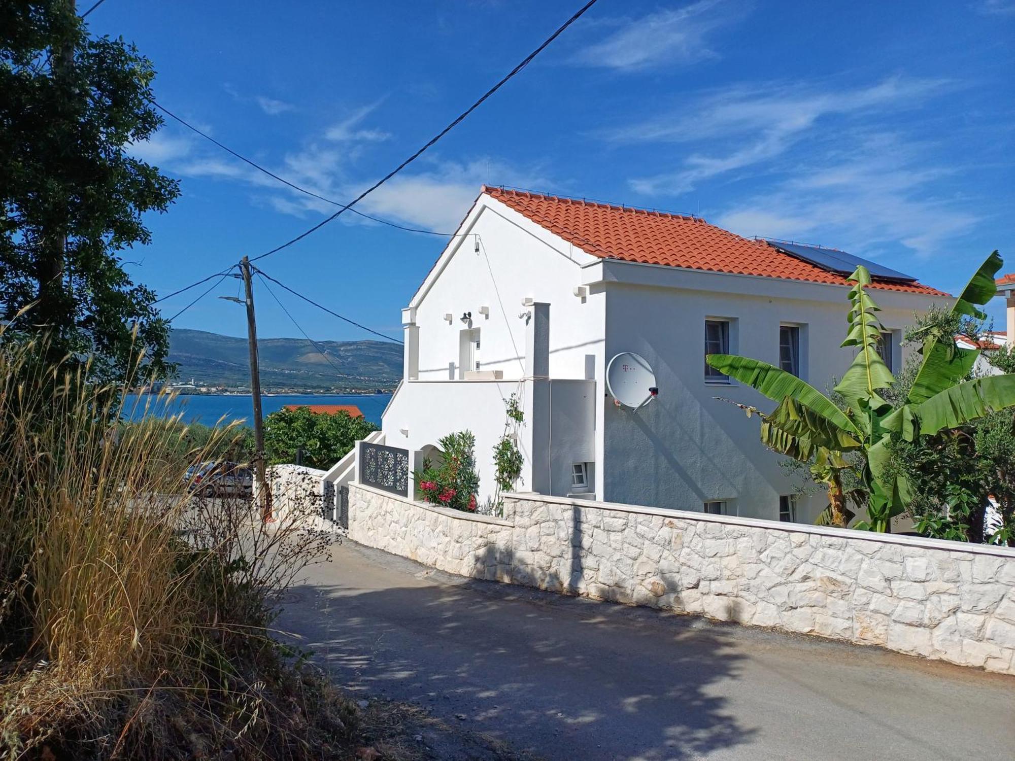 The Three Flowers Pool House Trogir Extérieur photo
