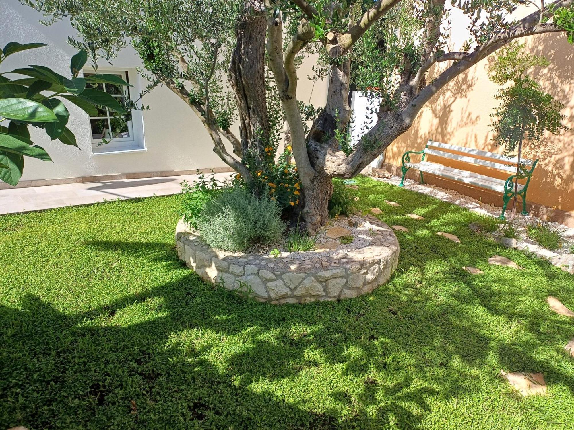 The Three Flowers Pool House Trogir Extérieur photo