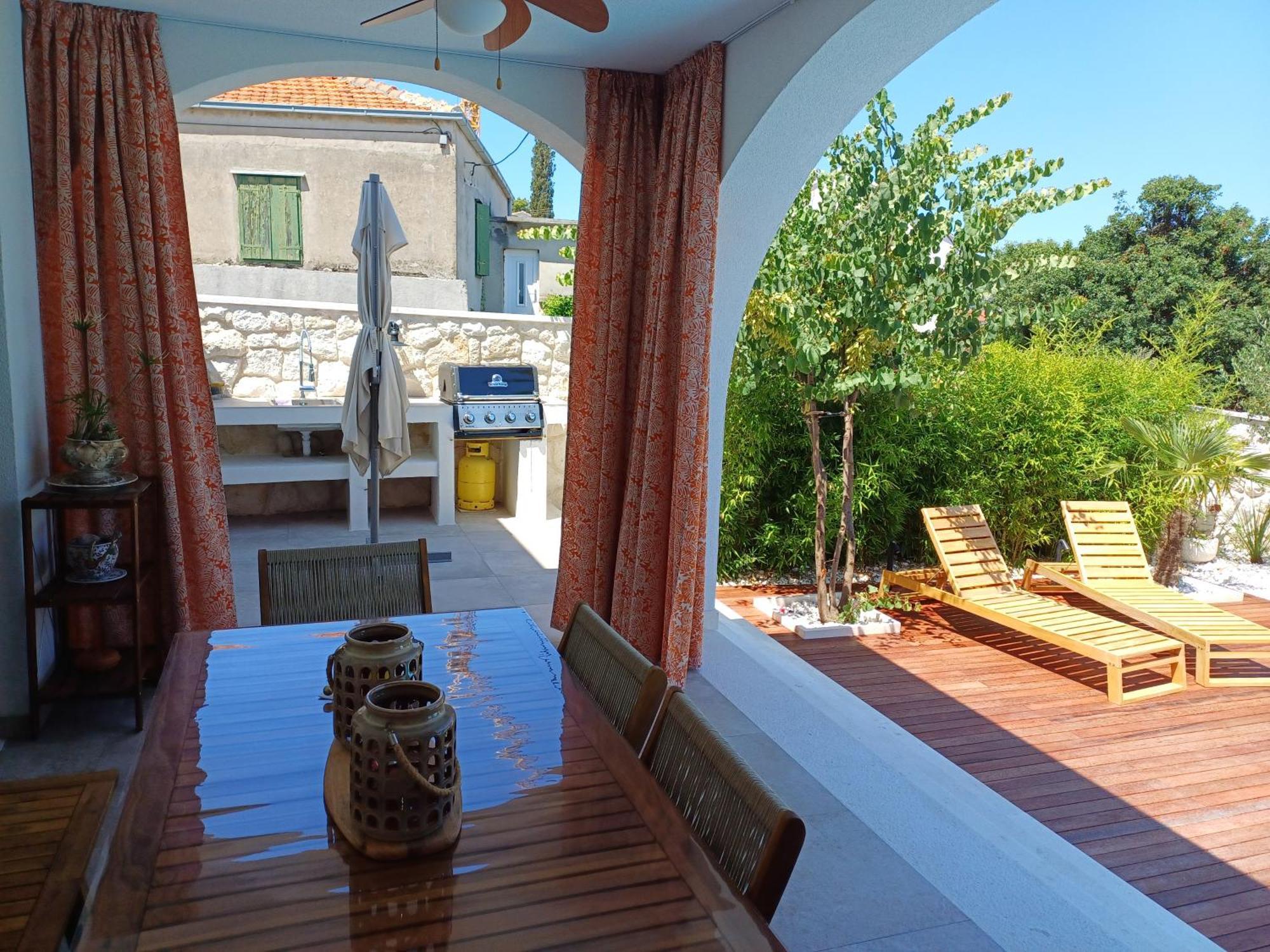 The Three Flowers Pool House Trogir Extérieur photo
